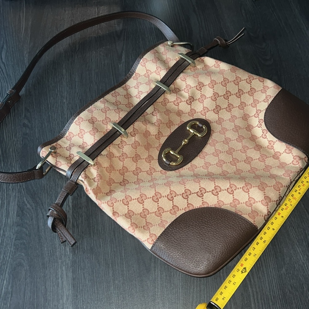 GUCCI GG CANVAS HORSEBIT CANVAS SHOULDER CINCH BAG